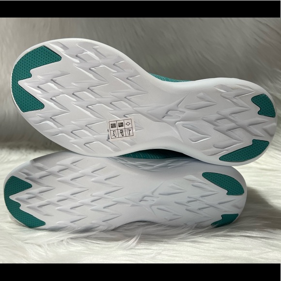New Skechers Womens Skechers GOrun 600 sneakers - Picture 4 of 11